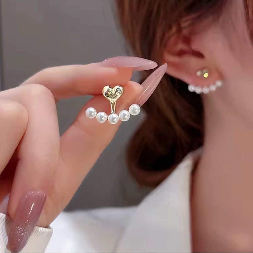 NEW! Elegant Gold and Pearl Heart Earrings. 🤍 A9-302